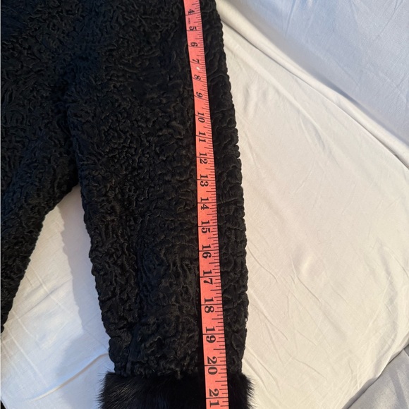 🆕 Elegant Black Genuine Fur Coat - Picture 9 of 13